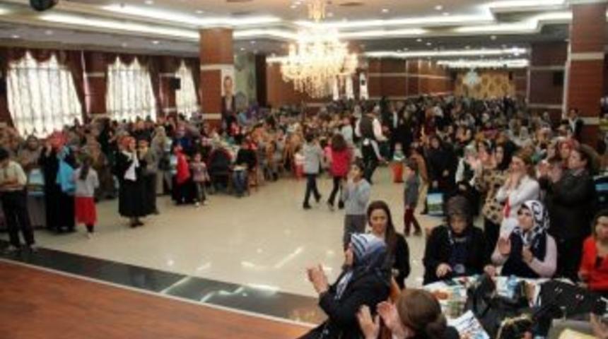 Esenyurt&rsquo;ta Kadınlar Matinesine Yoğun İlgi