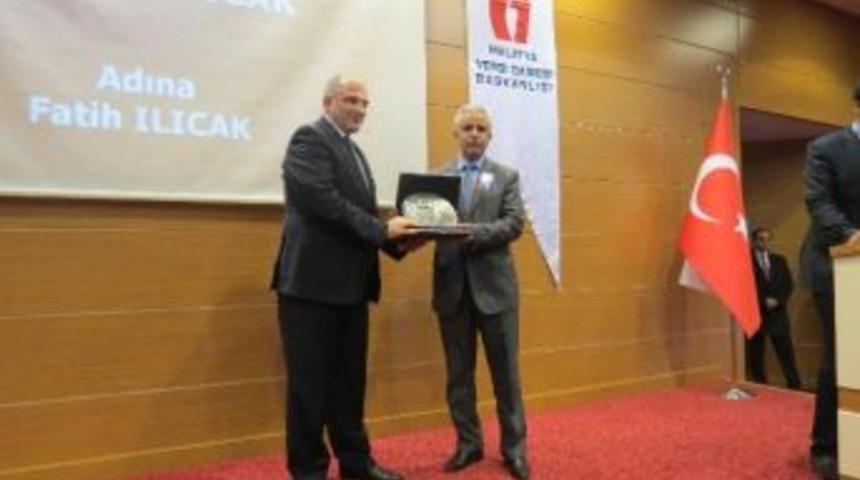 Malatya&rsquo;da Vergi Rekortmenlerine Teşekk&uuml;r Plaketi Verildi