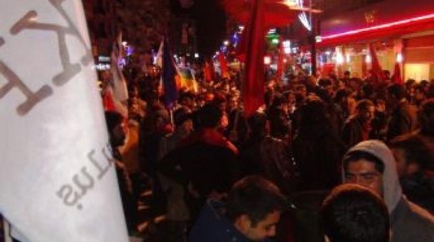 İzmir'de Eylemcilere Biber Gazlı M&uuml;dahale