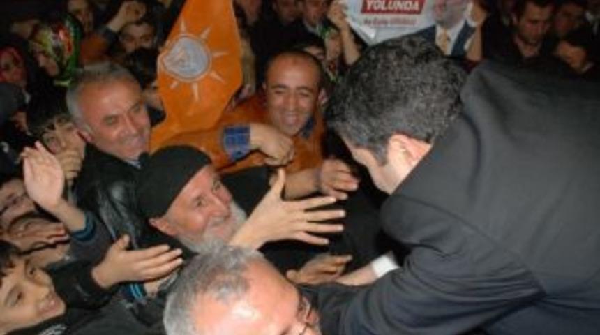 Eroğlu, Hizmet &Uuml;retirken Vatandaşa Soracak