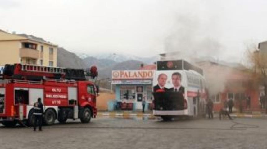 Mhp Se&ccedil;im Otob&uuml;s&uuml; Yandı