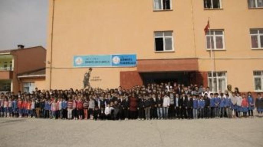 İlgi'siz Öğrenciler Ayvacık’ta Kütüphane Kurdu