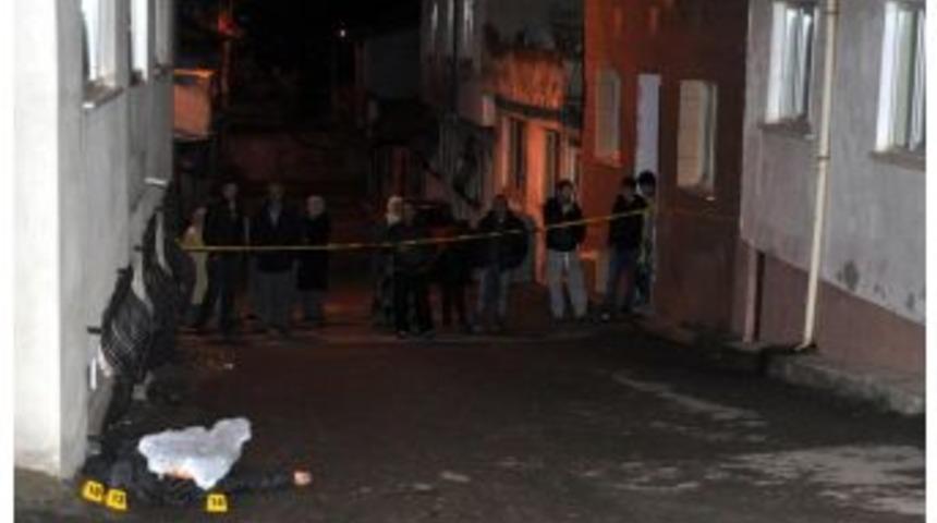 Tartıştığı Komşusunu Silahla &Ouml;ld&uuml;rd&uuml;ğ&uuml; Iddiası