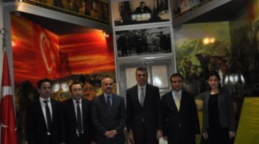 Salihli Cumhuriyet Başsavcısı Demirci Kaymakamını Ziyaret Etti