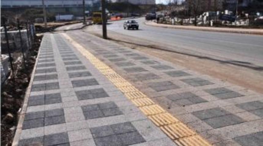 Ahmet Pembeg&uuml;ll&uuml; Caddesinde &Ccedil;alışmalar S&uuml;r&uuml;yor