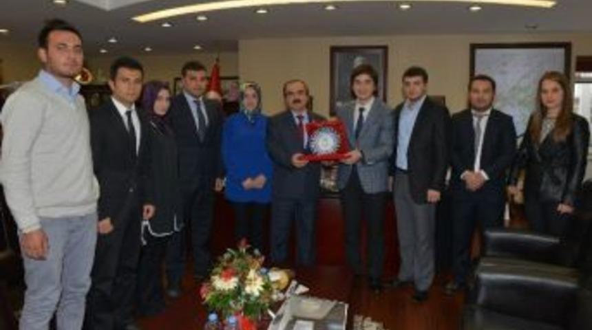 &Ccedil;ukurova &Uuml;niversitesi &Ouml;ğrenci Konseyinden Vali Coş&rsquo;a Ziyaret