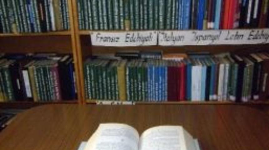 Bayanlar Erkeklerden Daha &Ccedil;ok Kitap Okuyor