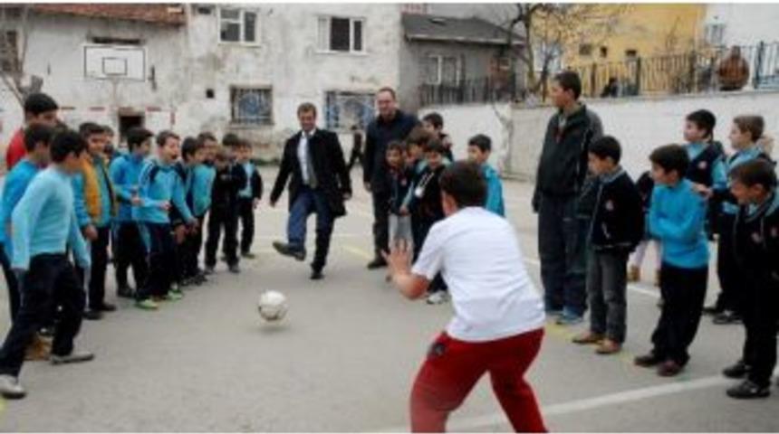 Arif Bayrak, &Ouml;ğrencilik Anılarını Tazeledi