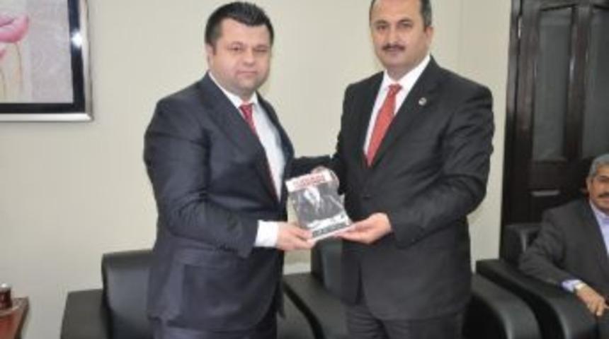 Kimder Den Saadet Partisine Ziyaret