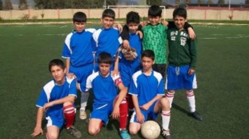 Yavuz Selimli Futbolcular Turnuvada T&uuml;m Rakiplerini Eledi