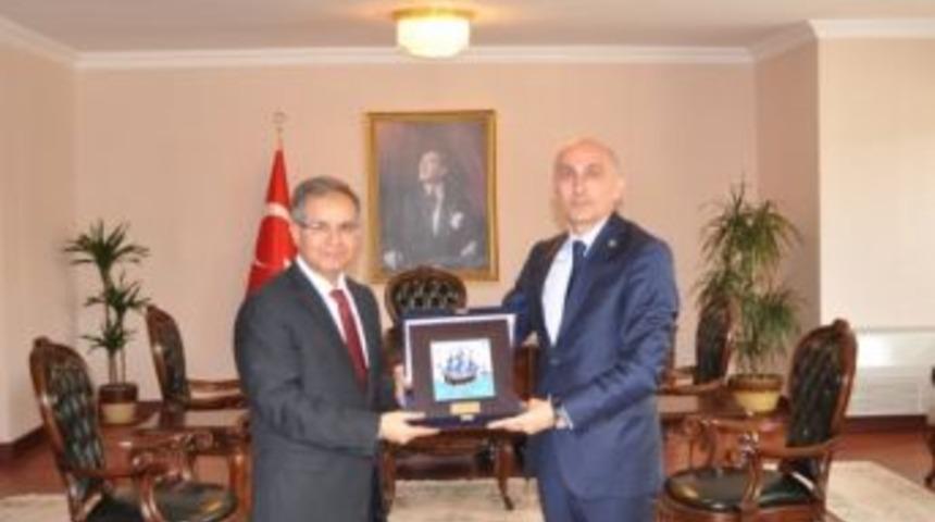 Hkü Rektörü Yılmaz, Vali Tapsız’ı Ziyaret Etti