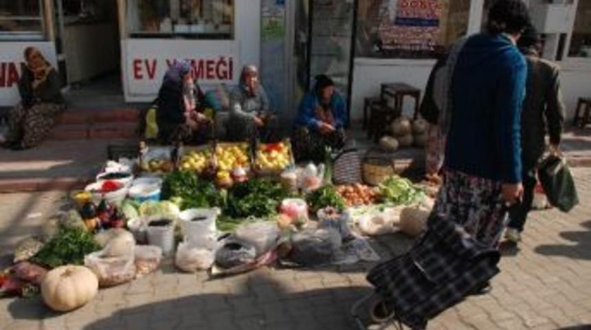 Bayrami&ccedil;&rsquo;te Organik Sebze Pazarı