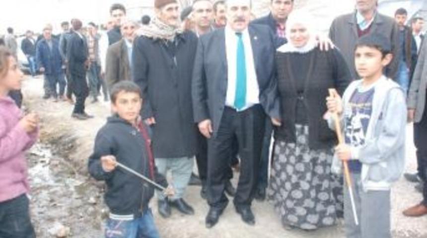 Eski Devlet Bakanı Salim Ensarioğlu&rsquo;ndan Belediye Başkan Adayı Olan Yeğenine Destek