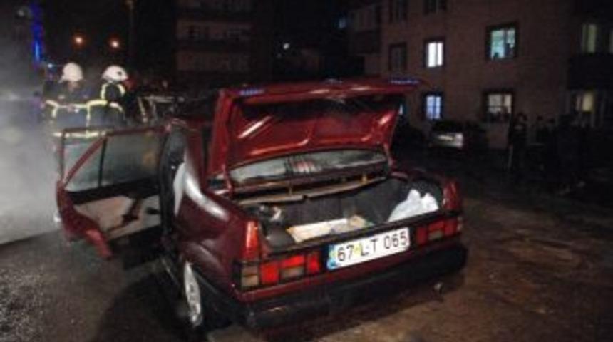 Kdz.ereğli&rsquo;de Park Halindeki Otomobil Yandı