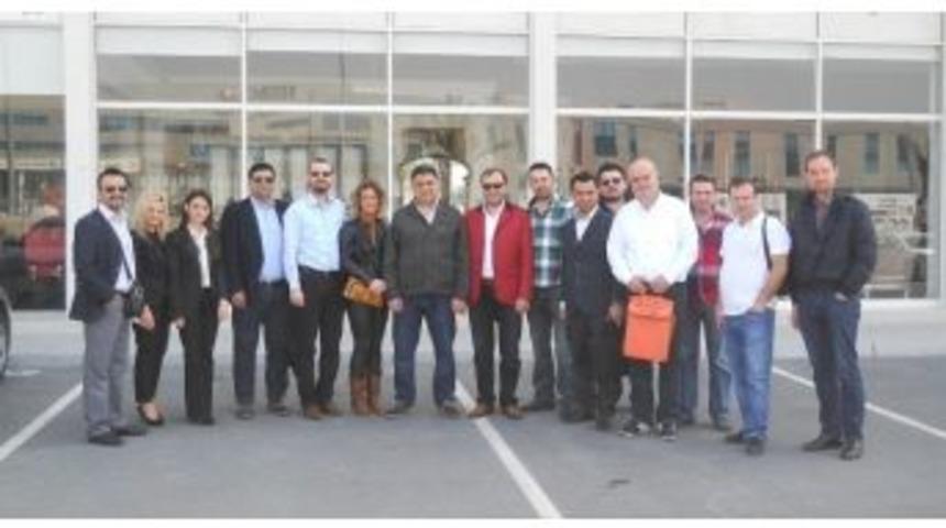 İneg&ouml;ll&uuml; Mobilyacıların Katar &Ccedil;ıkarması