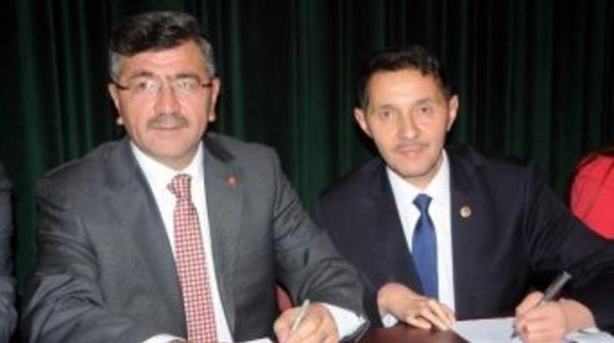 Belediye Başkanı Akdoğan'a "yılın Emek&ccedil;i Dostu &Ouml;d&uuml;l&uuml;"