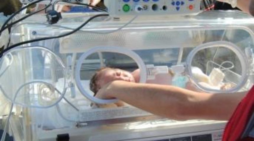 5 Saatlik Bebek Ambulans Helikopter İle Sevk Edildi