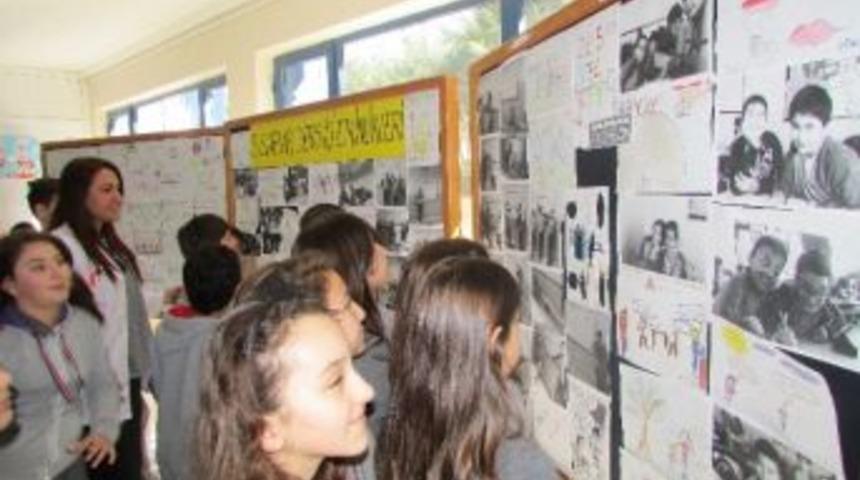 Başarı Koleji &Ouml;ğrencilerinden "matematiğin Renkli D&uuml;nyası" Sergisi