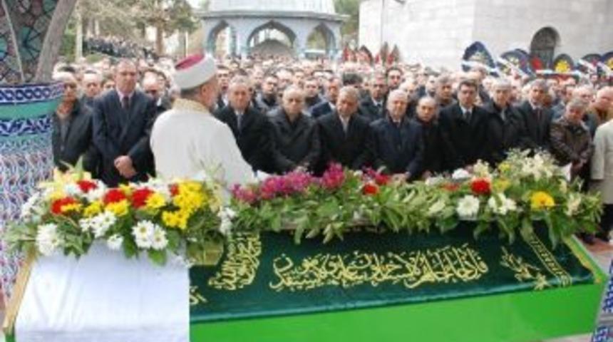 Aziz Kocaoğlu Babasını Son Yolcuğuna Uğurladı