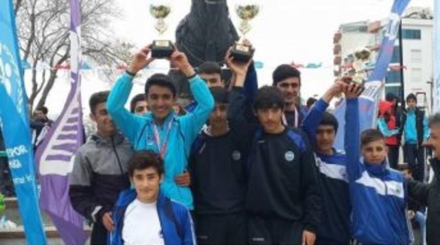 Büyükşehirli Minik Atletlerden Bir Başarı Daha