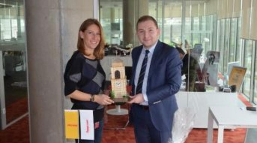 Kasgeg, Pegasus İle G&ouml;r&uuml;şt&uuml;