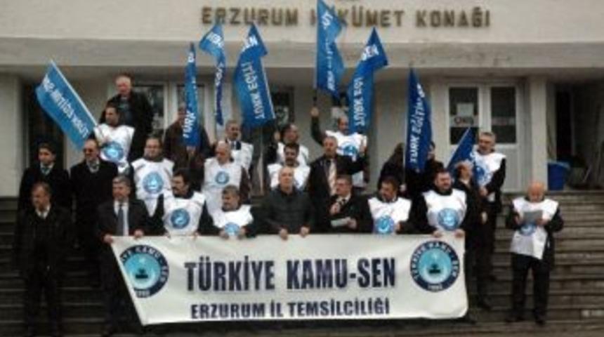 Erzurum’da Kar Altında Davullu Zurnalı Protesto