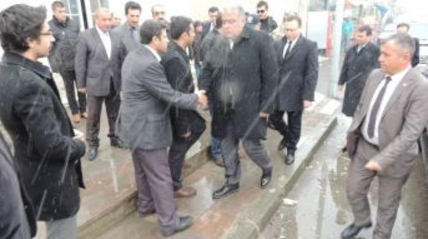 Vali Tekinarslan&rsquo;dan Kazada &Ouml;len Hemşirenin Ailesine Taziye Ziyareti