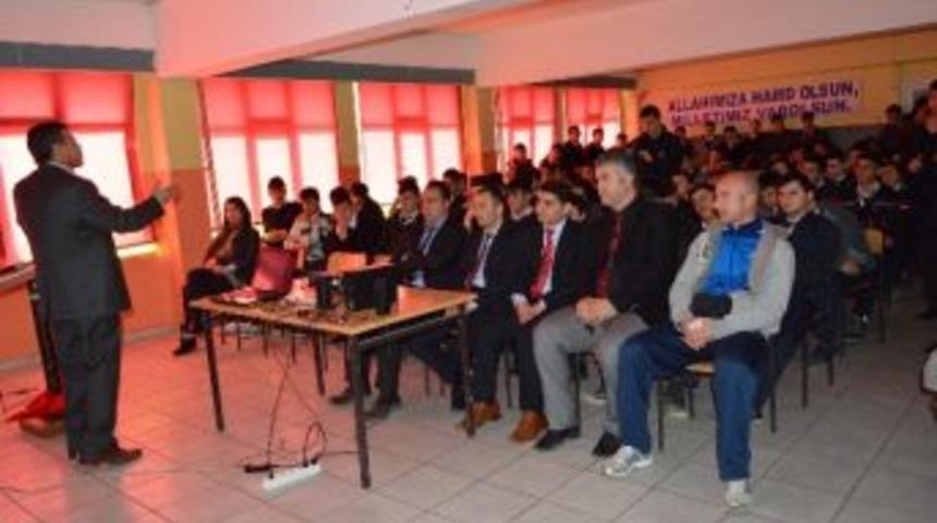 İnebolu Cezaevi M&uuml;d&uuml;r&uuml;, &Ouml;ğrencilere Konferans Verdi