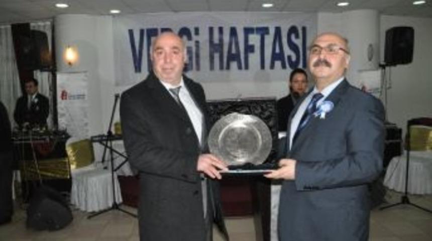 Sinop'ta Vergi Rekortmenleri &Ouml;d&uuml;llendirildi