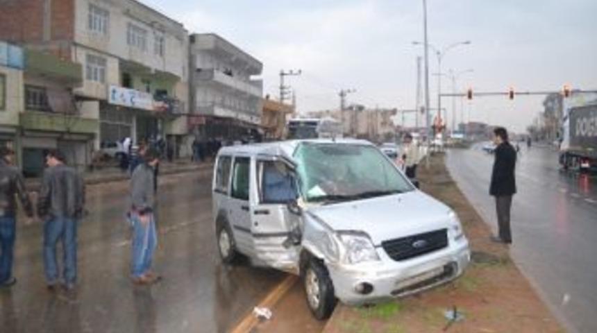 Hilvan&rsquo;da Yağmur Kaza Getirdi