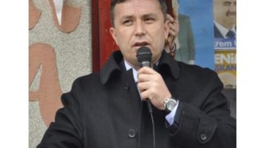 Ak Parti &Ccedil;orum İl Başkanı Ahmet Sami Ceylan;