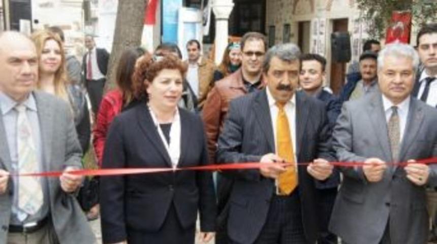 Birgi Ulu Cami Ahşap Oyma Hat Sergisi Bayındır&rsquo;da A&ccedil;ıldı