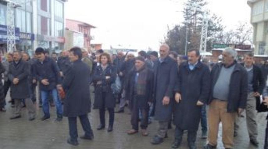 &Ouml;calan İ&ccedil;in Bedenini Yakan &Ouml;zdaşlı Anısına Y&uuml;r&uuml;y&uuml;ş