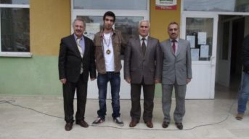 Serdivan Ticaret Meslek Lisesi&rsquo;nde Başarılar &Ouml;d&uuml;llendirildi