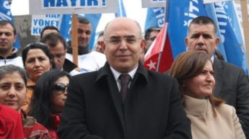 T&uuml;rk Eğitim-sen&rsquo;den Milli Eğitim Bakanlığı &Ouml;n&uuml;nde Eylem