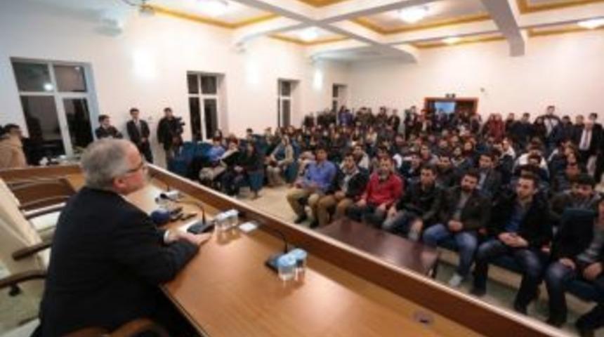 &Uuml;niversite &Ouml;ğrencilerinden Vali Tuna&rsquo;ya Ziyaret
