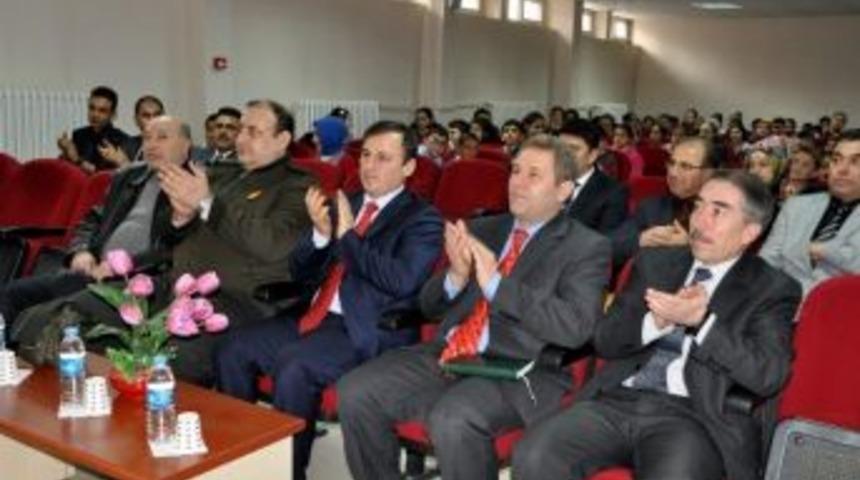 Suşehri&rsquo;nde, İstiklal Marşı&rsquo;nın Okuma Yarışması D&uuml;zenlendi