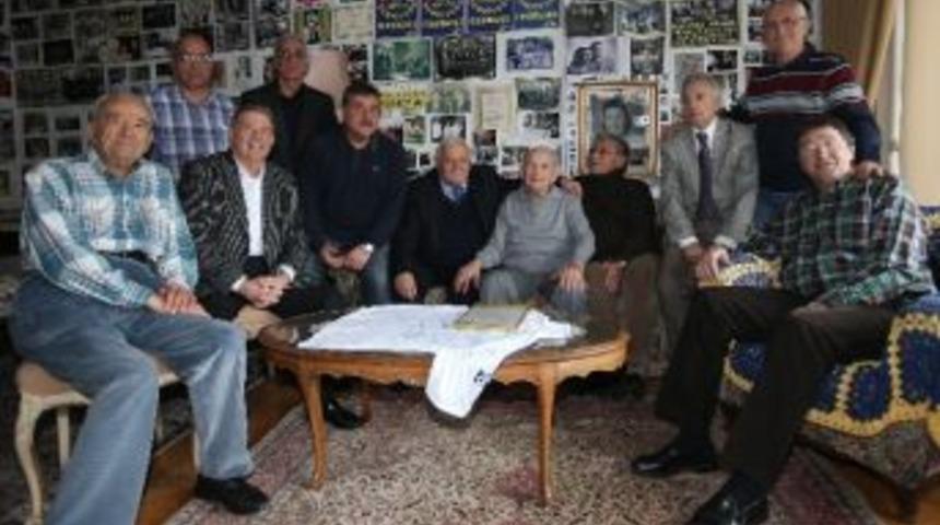 Fenerbah&ccedil;eli Eski Milli Futbolculardan Faruk Ilgaz&rsquo;a Ziyaret