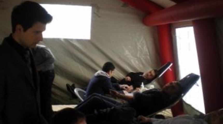 &Uuml;lk&uuml;c&uuml;ler, Hocalı Katliamını Kan Vererek Andılar