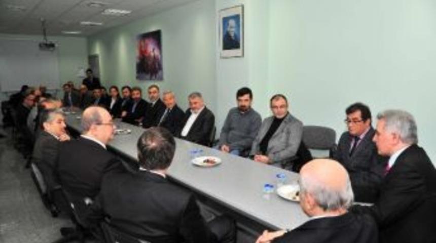 Fen-edebiyat Fak&uuml;ltesi&rsquo;nde Devir Teslim