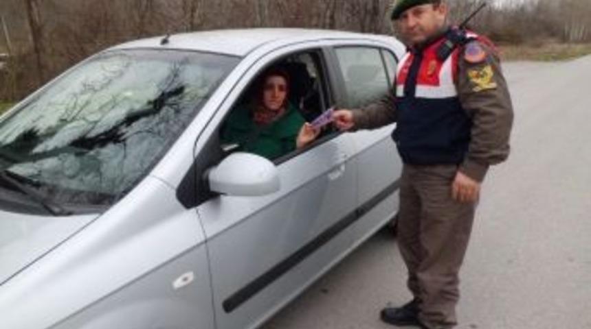 Jandarma Trafik Timlerinden &Ouml;rnek Davranış