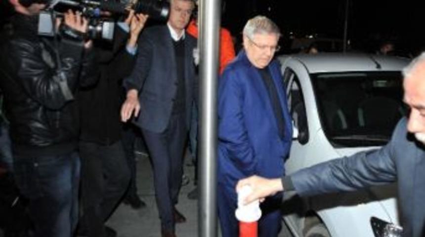 Aziz Yıldırım Tff Binasından Ayrıldı