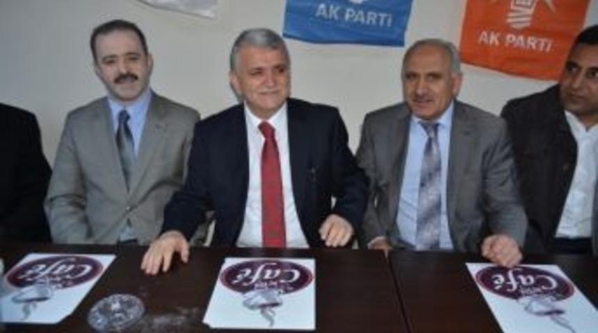 Ak Partili &Ouml;zg&ouml;k&ccedil;e&rsquo;nin Se&ccedil;im Ofisine Yoğun İlgi