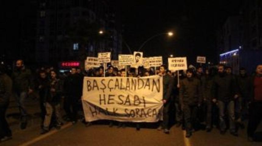 Samsun&rsquo;da Bir Grup Ak Parti İl&ccedil;e Binasına Y&uuml;r&uuml;d&uuml;