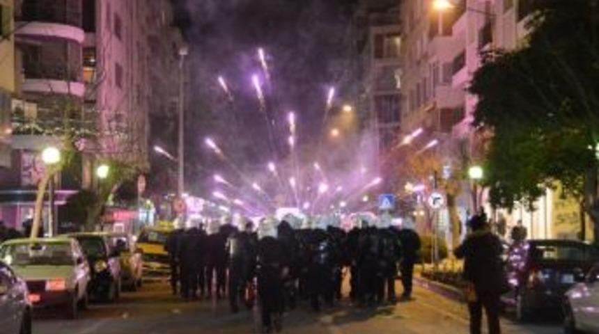 İzmir&rsquo;deki Eylemde G&ouml;zaltına Alınan 22 Kişiden 3&rsquo;&uuml; Serbest Bırakıldı