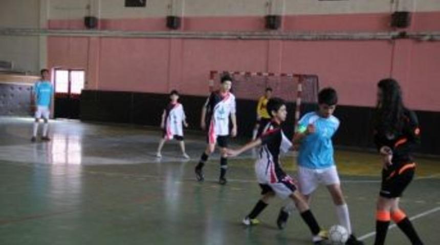 Futsal Yıldız Kız Ve Erkek M&uuml;sabakaları Tamamlandı