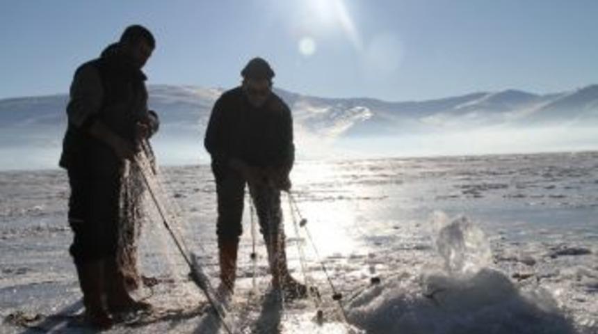 Doğu&rsquo;da Kar Yağışı Aralıklarla Devam Ediyor