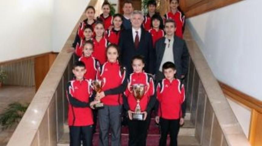 Şampiyonlar, Rekt&ouml;r Prof. Dr. Mustafa Kibar&rsquo;ı Ziyaret Etti