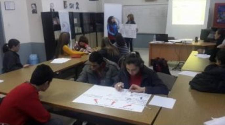 Gen&ccedil;lere Proje D&ouml;ng&uuml;s&uuml; Y&ouml;netimi Eğitimi