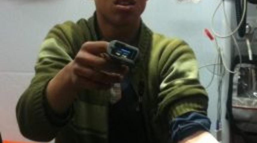 Sağır Ve Dilsiz &Ccedil;ocuğu D&ouml;vd&uuml;ler